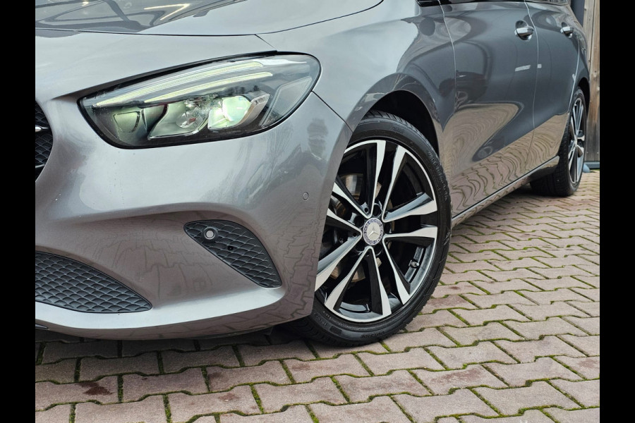 Mercedes-Benz B-Klasse 200 Business Solution Plus | Automaat | Pano | Stoelverwarming | Navi | Camera | Cruise | PDC |