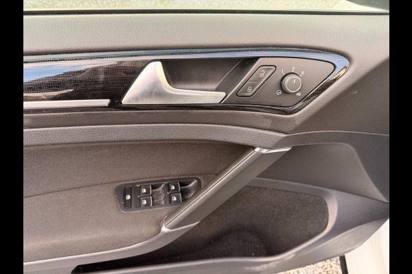 Volkswagen Golf 1.5 TSI Highline Business R Line | DSG | Alcantara | ACC | Ergo Active | Xenon | Stoelverw | Clima | Parkpilot