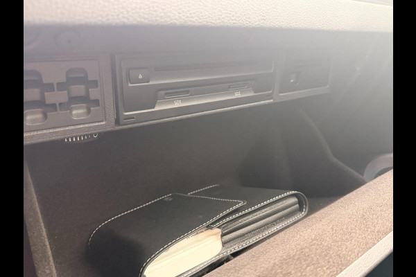 Volkswagen Golf 1.5 TSI Highline Business R Line | DSG | Alcantara | ACC | Ergo Active | Xenon | Stoelverw | Clima | Parkpilot