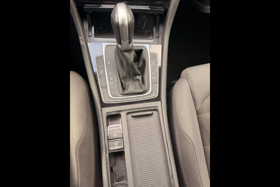 Volkswagen Golf 1.5 TSI Highline Business R Line | DSG | Alcantara | ACC | Ergo Active | Xenon | Stoelverw | Clima | Parkpilot