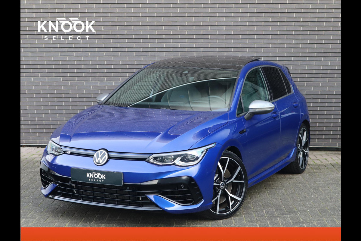 Volkswagen Golf 2.0 TSI R 4Motion / DCC / HarmanKardon / 100% Historie / Panoramadak / LED / 19 Inch / Head-Up Display / Sportstoelen / Stoelverwarming / Stuurwiel Verwarmd / Dodehoek Detectie
