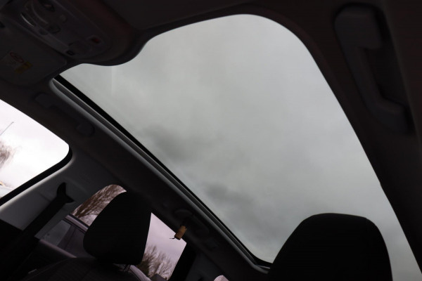 Peugeot 308 SW 1.2 P.T.Blue L. Executive org.NL panoramadak trekhaak