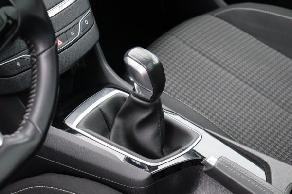 Peugeot 308 SW 1.2 P.T.Blue L. Executive org.NL panoramadak trekhaak