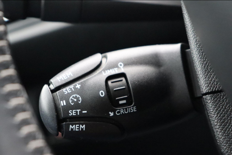 Peugeot 308 SW 1.2 P.T.Blue L. Executive org.NL panoramadak trekhaak