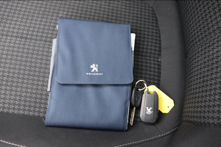 Peugeot 308 SW 1.2 P.T.Blue L. Executive org.NL panoramadak trekhaak