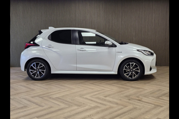 Toyota Yaris 1.5 Hybrid Dynamic DEALER ONDH AUT. ACC CAMERA LANE ASSIST CRUISE CONTROL STOELVERWARMING