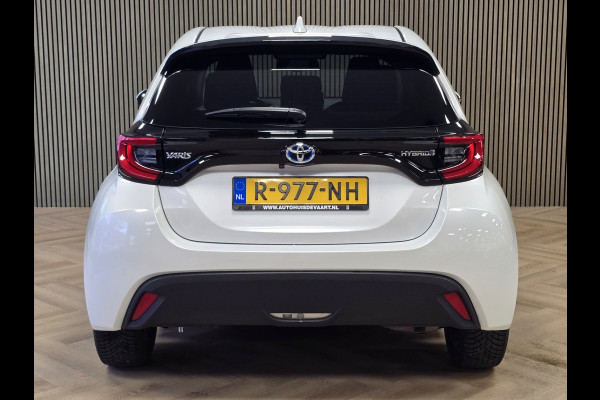 Toyota Yaris 1.5 Hybrid Dynamic DEALER ONDH AUT. ACC CAMERA LANE ASSIST CRUISE CONTROL STOELVERWARMING