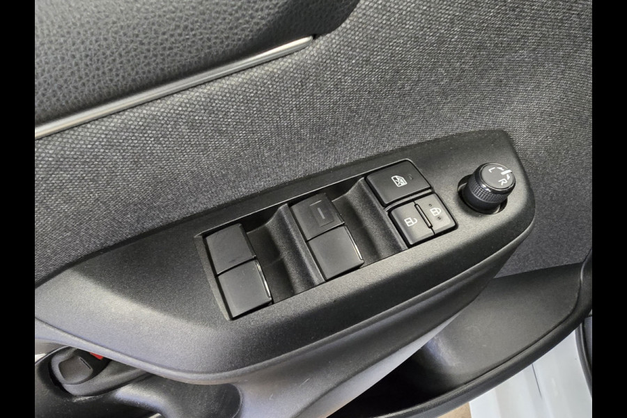 Toyota Yaris 1.5 Hybrid Dynamic DEALER ONDH AUT. ACC CAMERA LANE ASSIST CRUISE CONTROL STOELVERWARMING