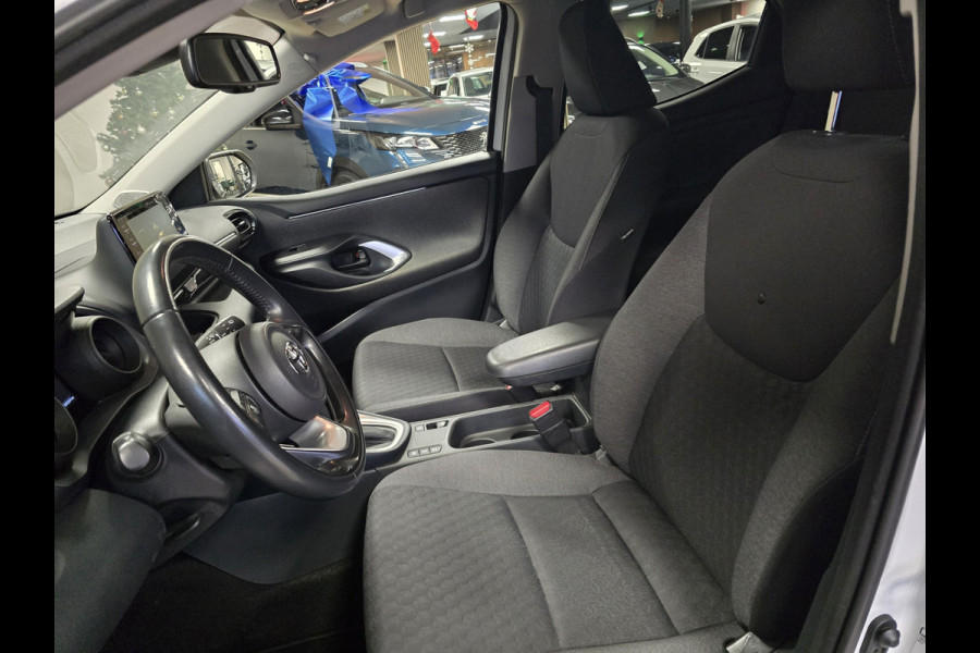 Toyota Yaris 1.5 Hybrid Dynamic DEALER ONDH AUT. ACC CAMERA LANE ASSIST CRUISE CONTROL STOELVERWARMING