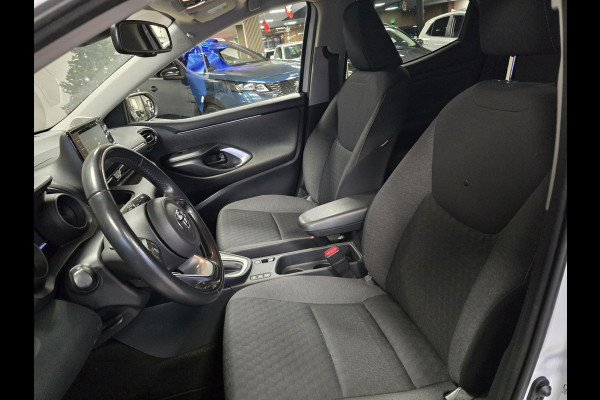 Toyota Yaris 1.5 Hybrid Dynamic DEALER ONDH AUT. ACC CAMERA LANE ASSIST CRUISE CONTROL STOELVERWARMING
