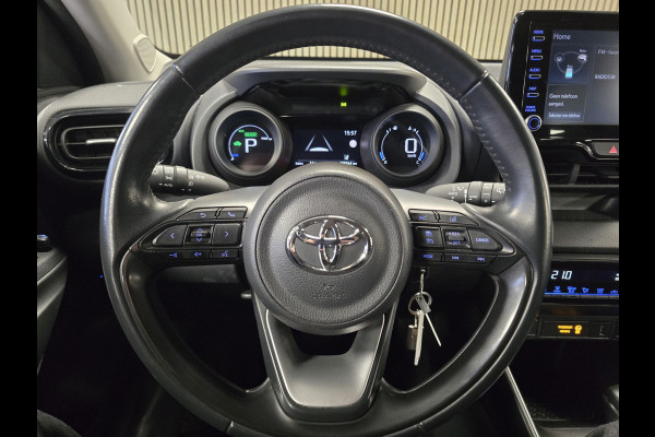 Toyota Yaris 1.5 Hybrid Dynamic DEALER ONDH AUT. ACC CAMERA LANE ASSIST CRUISE CONTROL STOELVERWARMING