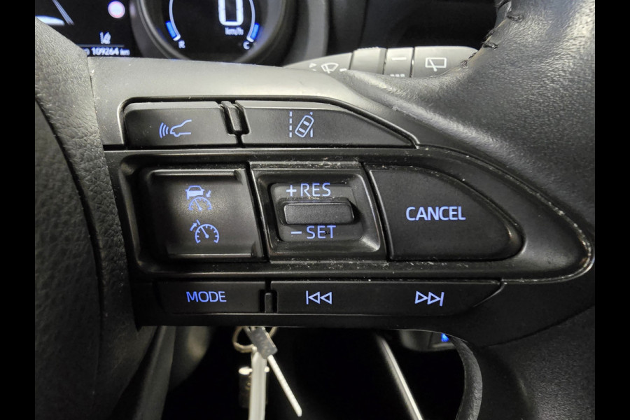 Toyota Yaris 1.5 Hybrid Dynamic DEALER ONDH AUT. ACC CAMERA LANE ASSIST CRUISE CONTROL STOELVERWARMING