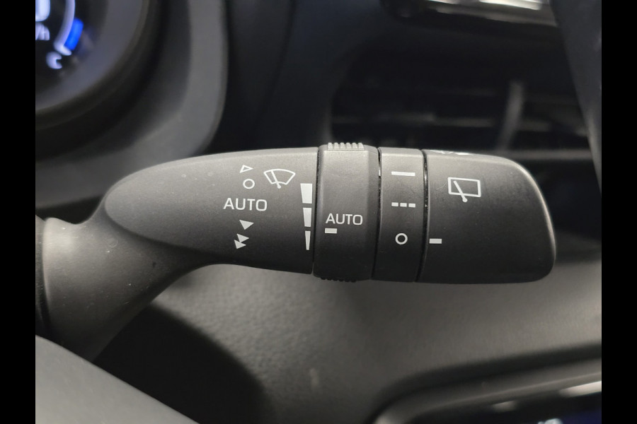 Toyota Yaris 1.5 Hybrid Dynamic DEALER ONDH AUT. ACC CAMERA LANE ASSIST CRUISE CONTROL STOELVERWARMING