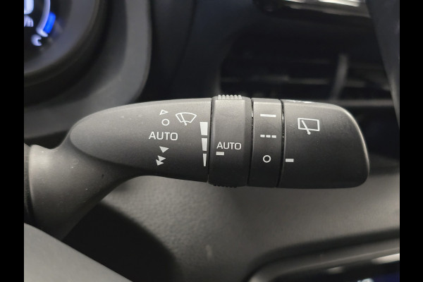 Toyota Yaris 1.5 Hybrid Dynamic DEALER ONDH AUT. ACC CAMERA LANE ASSIST CRUISE CONTROL STOELVERWARMING