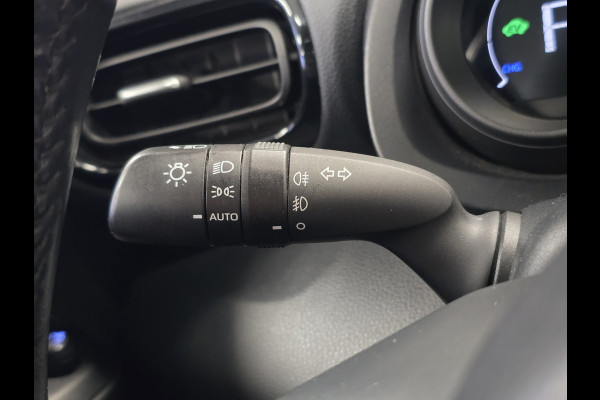 Toyota Yaris 1.5 Hybrid Dynamic DEALER ONDH AUT. ACC CAMERA LANE ASSIST CRUISE CONTROL STOELVERWARMING