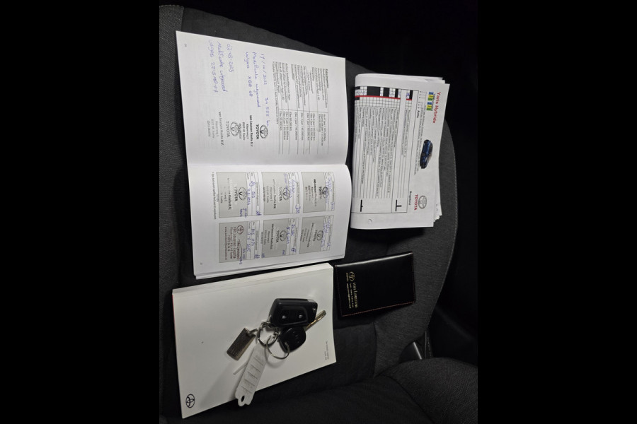 Toyota Yaris 1.5 Hybrid Dynamic DEALER ONDH AUT. ACC CAMERA LANE ASSIST CRUISE CONTROL STOELVERWARMING