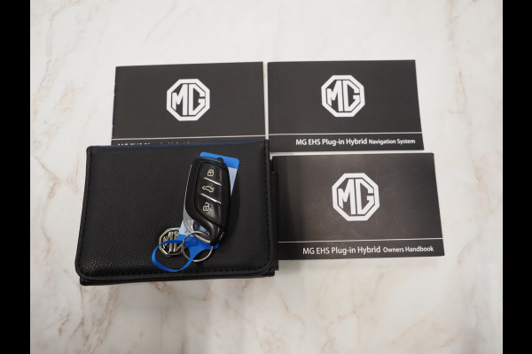 MG EHS 1.5 TGDI Luxury | Panoramadak | Adaptive Cruise | Sportstoelen | 360 | Keyless | Carplay