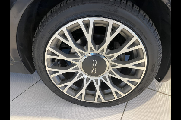 Fiat 500 0.9 TwinAir Turbo Lounge Airco - Cruise control - Parkeersensoren achter - Bluetooth - Panoramadak - Radio - Licht metalen velgen - Stuur multifunctioneel - Start/stop systeem - Elektrische ramen voor