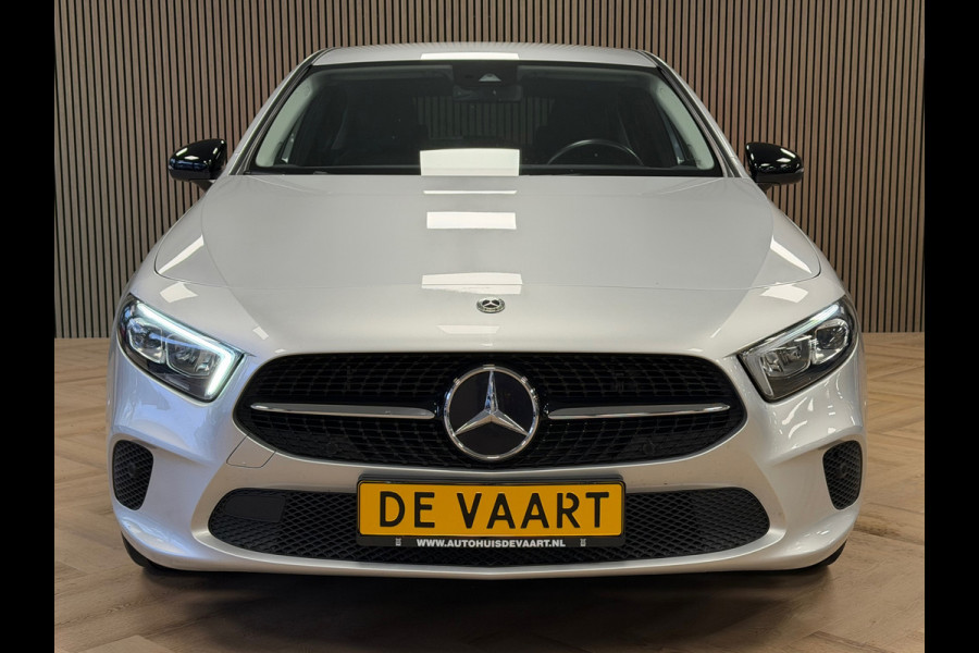 Mercedes-Benz A-Klasse A250e Luxury Plug-in hybride CAMERA NAVIGATIE STOELVERWARMING PDC AIRCO CRUISE KEYLESS-GO