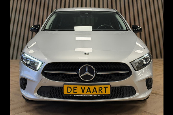 Mercedes-Benz A-Klasse A250e Luxury Plug-in hybride CAMERA NAVIGATIE STOELVERWARMING PDC AIRCO CRUISE KEYLESS-GO