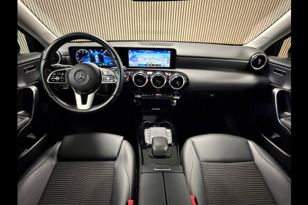 Mercedes-Benz A-Klasse A250e Luxury Plug-in hybride CAMERA NAVIGATIE STOELVERWARMING PDC AIRCO CRUISE KEYLESS-GO