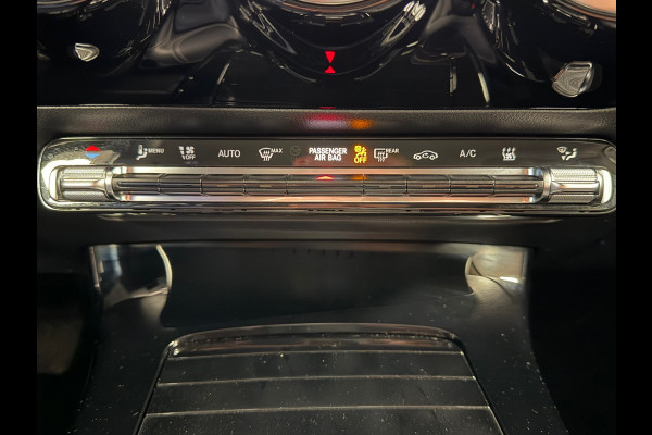 Mercedes-Benz A-Klasse A250e Luxury Plug-in hybride CAMERA NAVIGATIE STOELVERWARMING PDC AIRCO CRUISE KEYLESS-GO