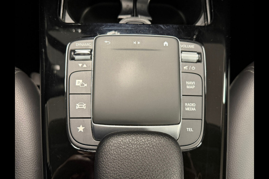 Mercedes-Benz A-Klasse A250e Luxury Plug-in hybride CAMERA NAVIGATIE STOELVERWARMING PDC AIRCO CRUISE KEYLESS-GO