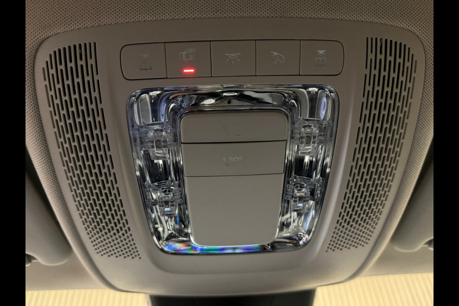 Mercedes-Benz A-Klasse A250e Luxury Plug-in hybride CAMERA NAVIGATIE STOELVERWARMING PDC AIRCO CRUISE KEYLESS-GO