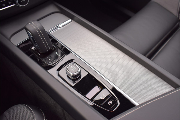 Volvo XC60 2.0 T6 Plug-in hybrid AWD R-Design 350 Pk Pano Leder Camera Trekhaak