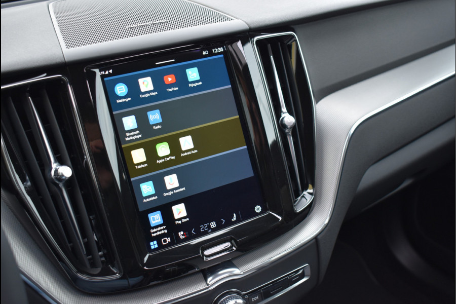 Volvo XC60 2.0 T6 Plug-in hybrid AWD R-Design 350 Pk Pano Leder Camera Trekhaak