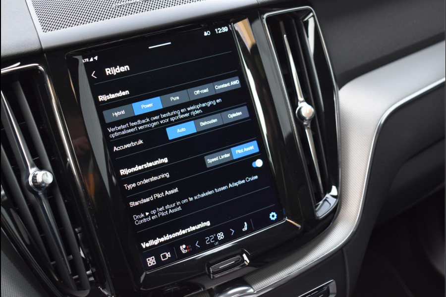 Volvo XC60 2.0 T6 Plug-in hybrid AWD R-Design 350 Pk Pano Leder Camera Trekhaak