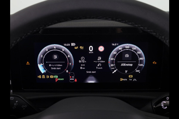 Volkswagen T-Roc R-Line First Edition 1.5 eTSI 110 kW / 150 PK SUV | Interieur Pakket leder 'Varenna' | Black Style Pakket | Panoramaschuif-kanteldak | Trekhaak | Koplampverlichting matrix-led (IQ.LIGHT) | Assistance Pakket | Elek. achterklep