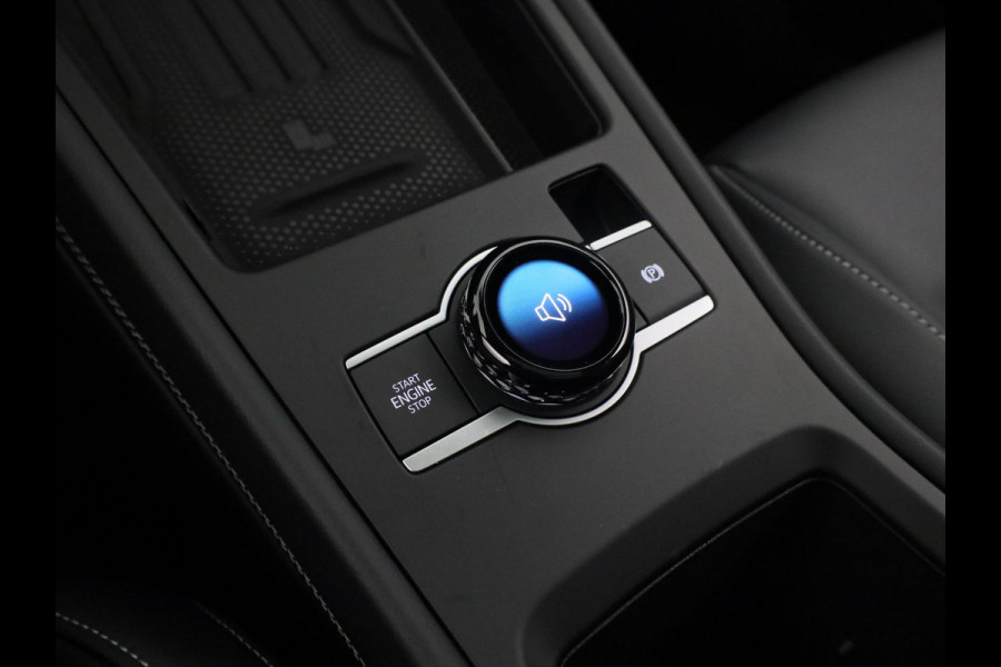 Volkswagen T-Roc R-Line First Edition 1.5 eTSI 110 kW / 150 PK SUV | Interieur Pakket leder 'Varenna' | Black Style Pakket | Panoramaschuif-kanteldak | Trekhaak | Koplampverlichting matrix-led (IQ.LIGHT) | Assistance Pakket | Elek. achterklep