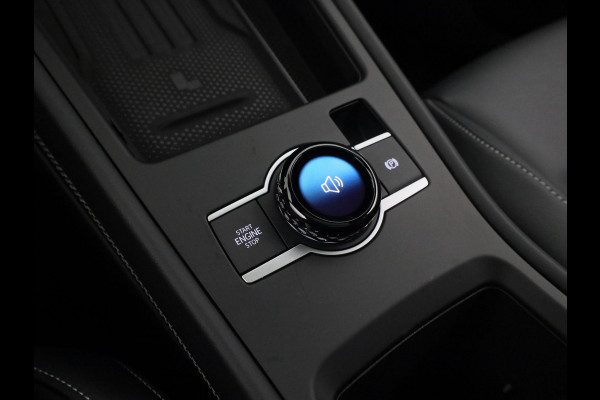 Volkswagen T-Roc R-Line First Edition 1.5 eTSI 110 kW / 150 PK SUV | Interieur Pakket leder 'Varenna' | Black Style Pakket | Panoramaschuif-kanteldak | Trekhaak | Koplampverlichting matrix-led (IQ.LIGHT) | Assistance Pakket | Elek. achterklep