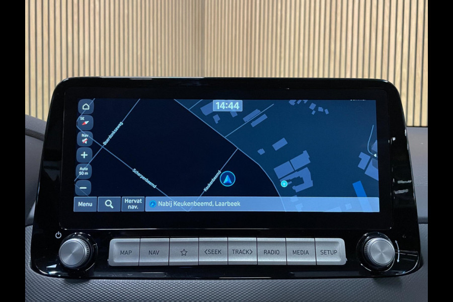 Hyundai Kona EV Fashion 64 kWh|100% SOH|FACELIFT|3-FASE|DAKJE|HEAD-UP|ACC|CAMERA|CARPLAY|NAVI|NL- AUTO|NAP|INCL. BTW|1e EIG.|