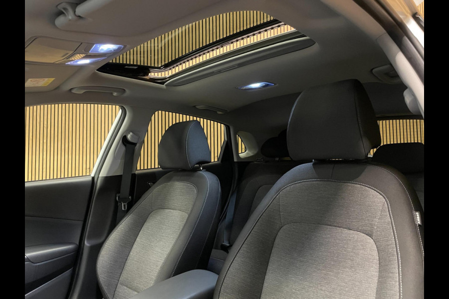 Hyundai Kona EV Fashion 64 kWh|100% SOH|FACELIFT|3-FASE|DAKJE|HEAD-UP|ACC|CAMERA|CARPLAY|NAVI|NL- AUTO|NAP|INCL. BTW|1e EIG.|