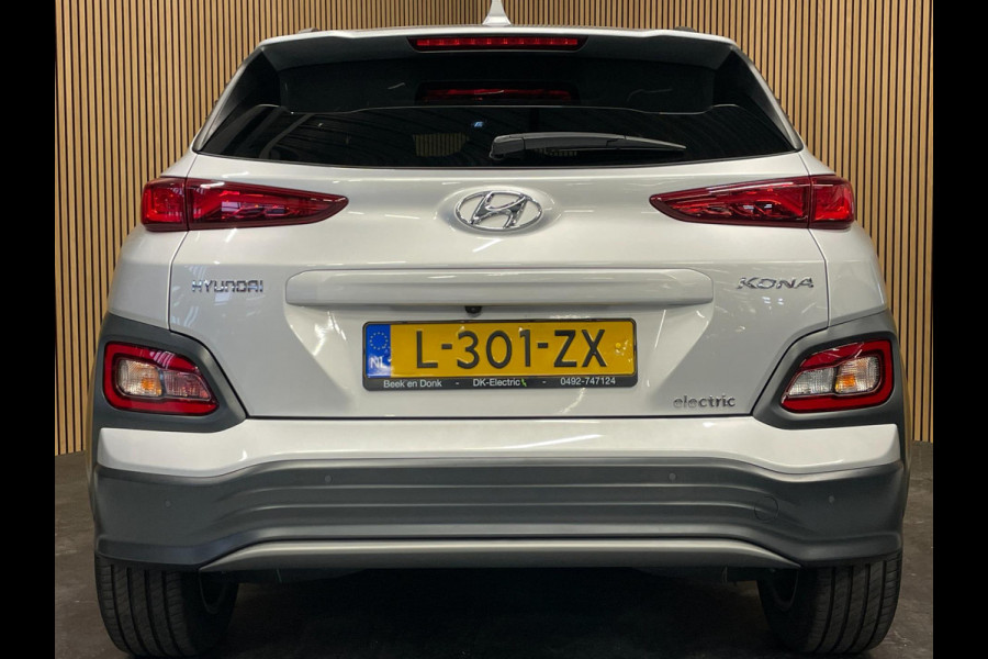 Hyundai Kona EV Fashion 64 kWh|100% SOH|FACELIFT|3-FASE|DAKJE|HEAD-UP|ACC|CAMERA|CARPLAY|NAVI|NL- AUTO|NAP|INCL. BTW|1e EIG.|