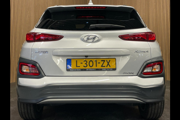 Hyundai Kona EV Fashion 64 kWh|100% SOH|FACELIFT|3-FASE|DAKJE|HEAD-UP|ACC|CAMERA|CARPLAY|NAVI|NL- AUTO|NAP|INCL. BTW|1e EIG.|
