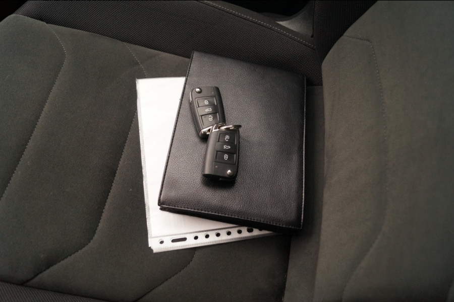 Volkswagen Tiguan Allspace 1.4 TSI 150pk DSG Comfortline Business 7-persoons -PANO-