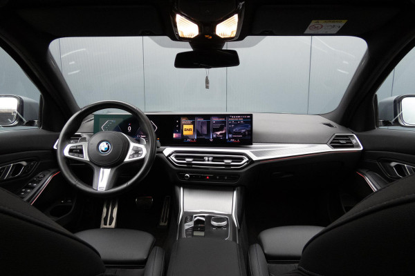 BMW 3 Serie Touring 330e M-PAKKET | HEAD UP | 360 CAMERA | ELEKTRISCHE VERSTELBARE VOORSTOELEN | PANORAMADAK | SIDE ASSIST