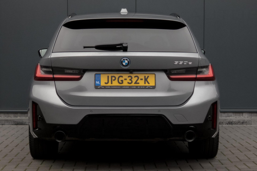 BMW 3 Serie Touring 330e M-PAKKET | HEAD UP | 360 CAMERA | ELEKTRISCHE VERSTELBARE VOORSTOELEN | PANORAMADAK | SIDE ASSIST