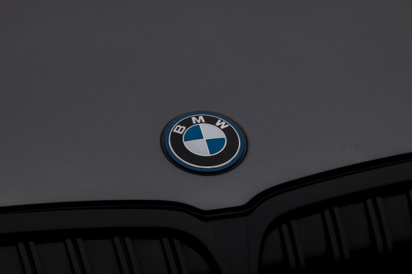 BMW 3 Serie Touring 330e M-PAKKET | HEAD UP | 360 CAMERA | ELEKTRISCHE VERSTELBARE VOORSTOELEN | PANORAMADAK | SIDE ASSIST