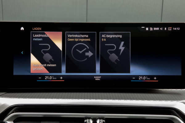 BMW 3 Serie Touring 330e M-PAKKET | HEAD UP | 360 CAMERA | ELEKTRISCHE VERSTELBARE VOORSTOELEN | PANORAMADAK | SIDE ASSIST