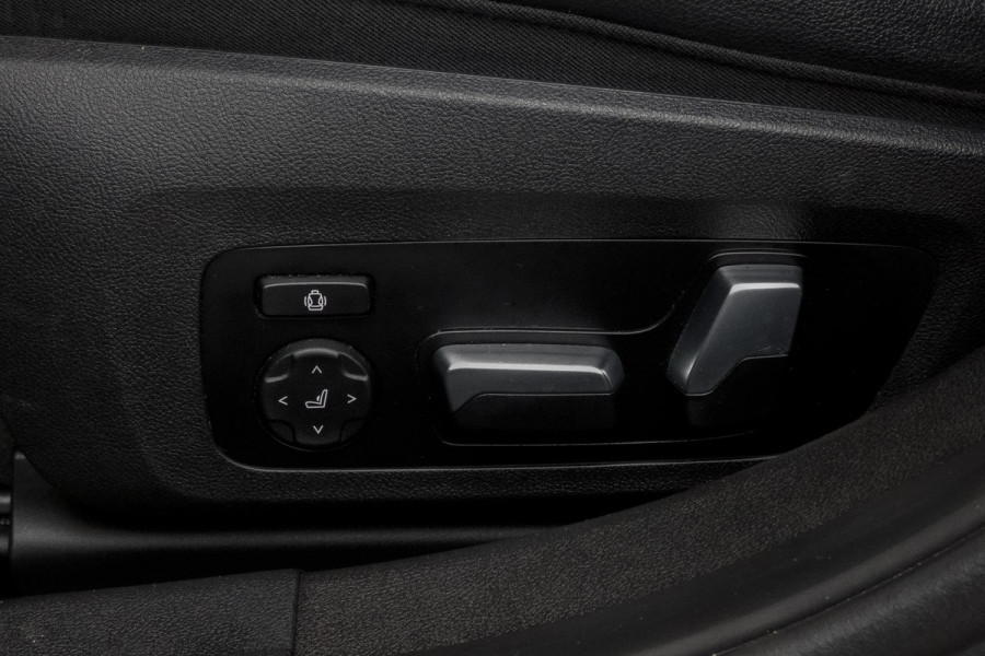 BMW 3 Serie Touring 330e M-PAKKET | HEAD UP | 360 CAMERA | ELEKTRISCHE VERSTELBARE VOORSTOELEN | PANORAMADAK | SIDE ASSIST