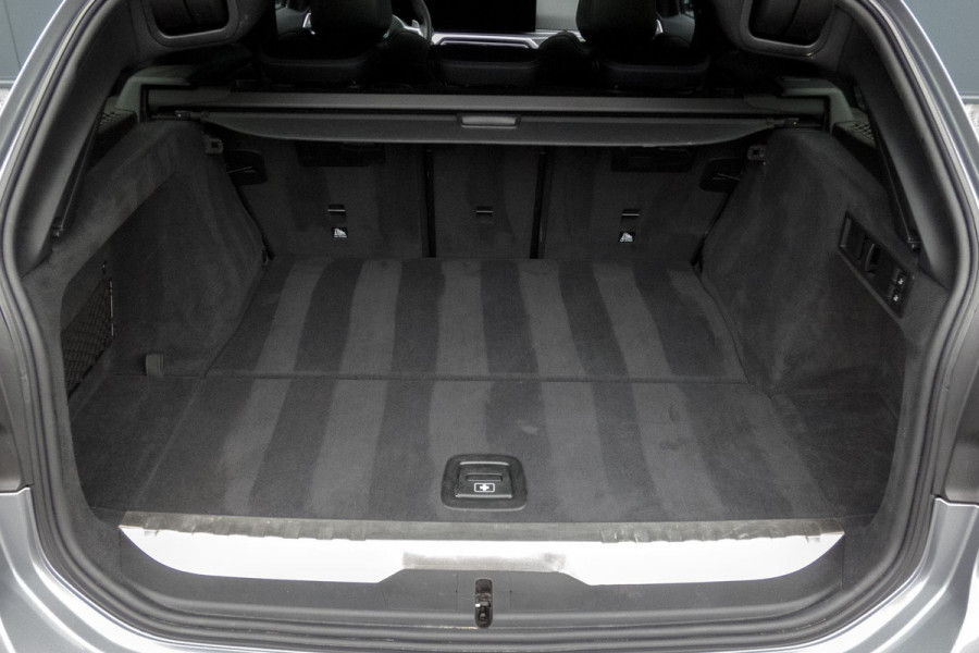 BMW 3 Serie Touring 330e M-PAKKET | HEAD UP | 360 CAMERA | ELEKTRISCHE VERSTELBARE VOORSTOELEN | PANORAMADAK | SIDE ASSIST