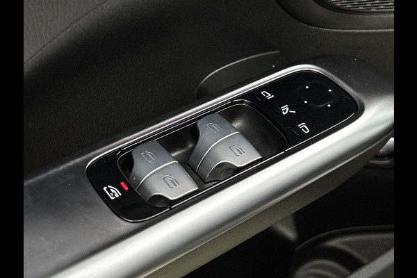 Mercedes-Benz C-Klasse Estate 300 e AMG Plug-In Hybride AMG Line | Trekhaak | Panorama Schuif-Kanteldak | Digital Licht | Rijassistentiepakket Plus incl. PRE-SAFE Inclusief 24 maanden MB Certified garantie voor Europa.