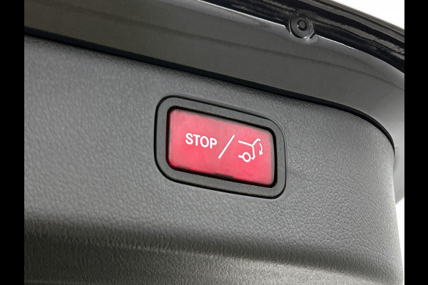 Mercedes-Benz C-Klasse Estate 300 e AMG Plug-In Hybride AMG Line | Trekhaak | Panorama Schuif-Kanteldak | Digital Licht | Rijassistentiepakket Plus incl. PRE-SAFE Inclusief 24 maanden MB Certified garantie voor Europa.