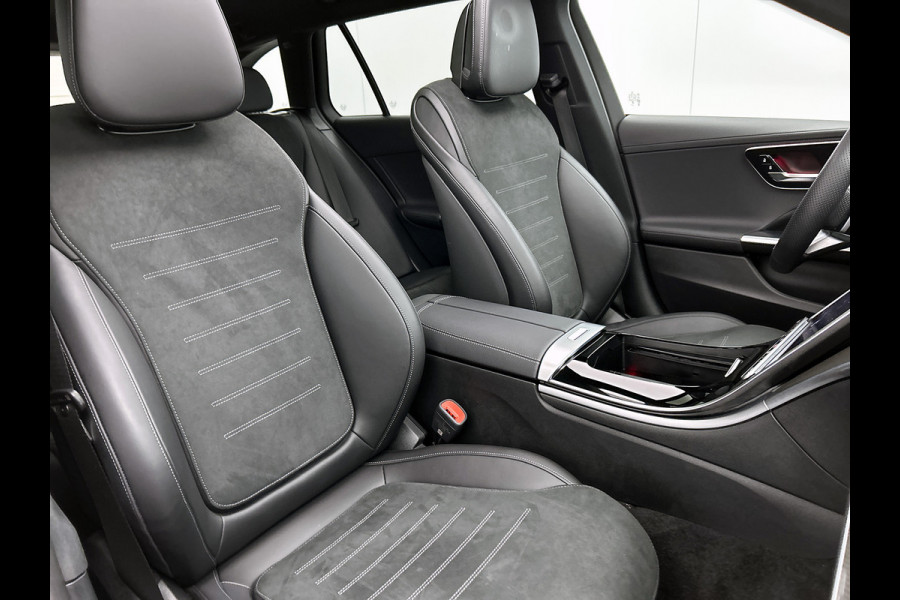 Mercedes-Benz C-Klasse Estate 300 e AMG Plug-In Hybride AMG Line | Trekhaak | Panorama Schuif-Kanteldak | Digital Licht | Rijassistentiepakket Plus incl. PRE-SAFE Inclusief 24 maanden MB Certified garantie voor Europa.