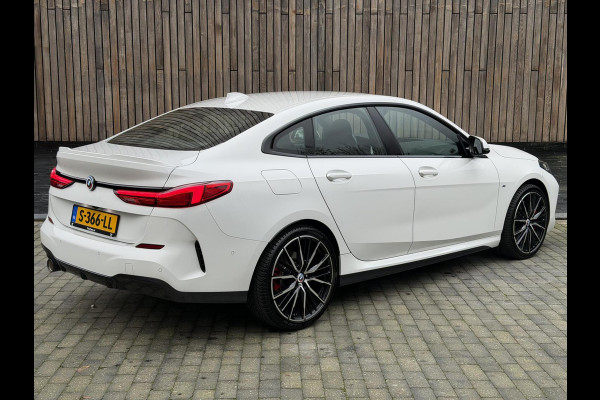 BMW 2 Serie Gran Coupé 218i M Sport Automaat | Alcantara | LED adaptief & grootlichtassistent | HiFi systeem | Achterspoiler | Apple CarPlay