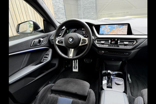 BMW 2 Serie Gran Coupé 218i M Sport Automaat | Alcantara | LED adaptief & grootlichtassistent | HiFi systeem | Achterspoiler | Apple CarPlay